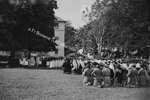 GORTNOOR ABBEY PROCESSION